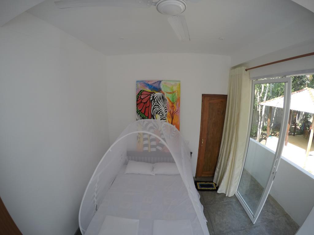 Karma Guesthouse Hikkaduwa Exterior photo