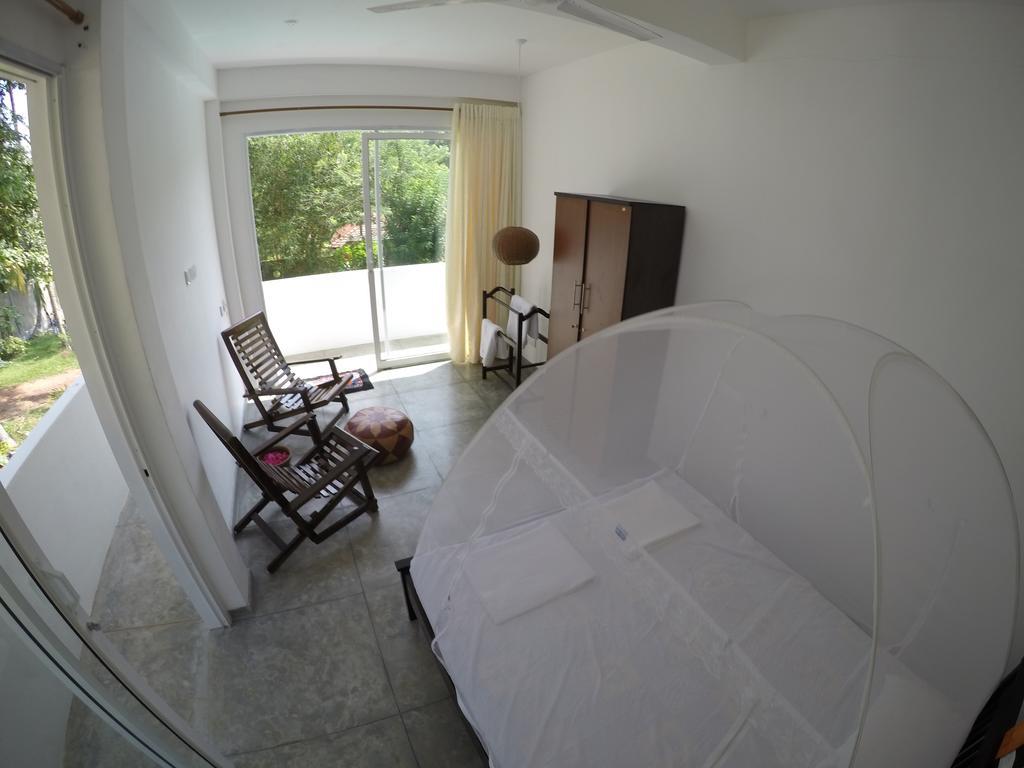 Karma Guesthouse Hikkaduwa Exterior photo