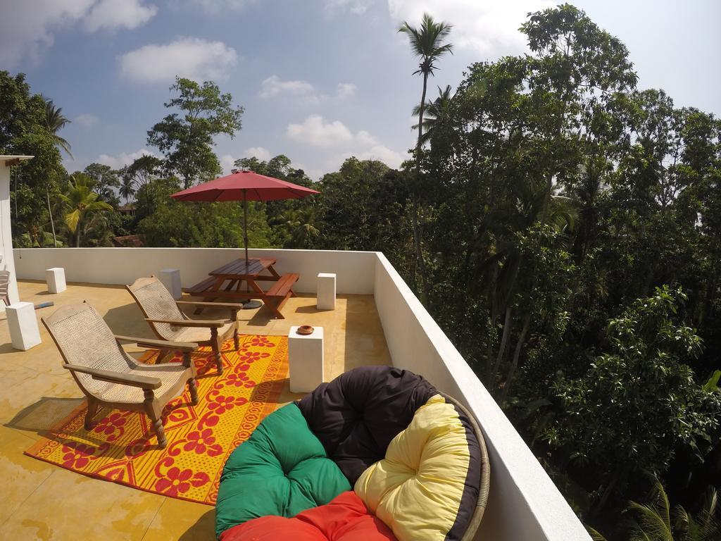Karma Guesthouse Hikkaduwa Exterior photo