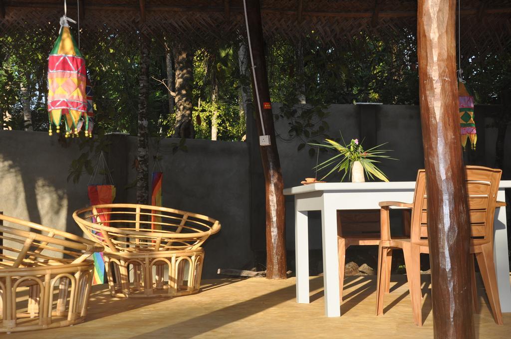 Karma Guesthouse Hikkaduwa Exterior photo