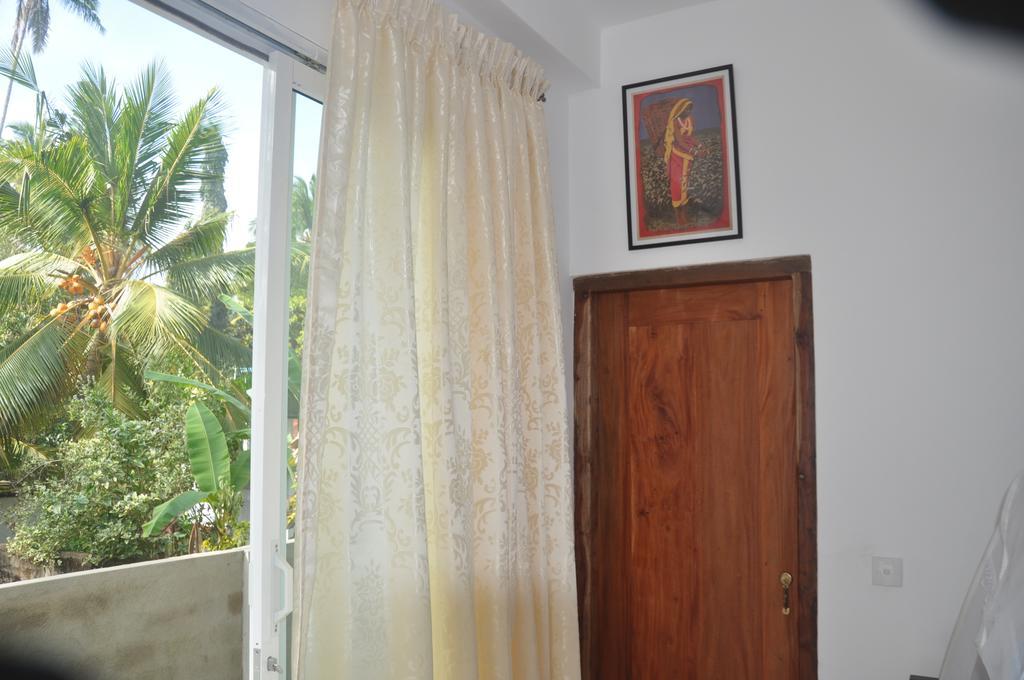 Karma Guesthouse Hikkaduwa Exterior photo
