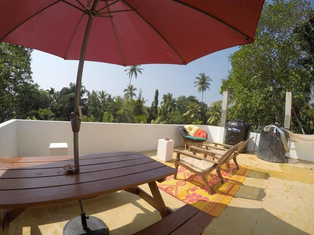Karma Guesthouse Hikkaduwa Exterior photo
